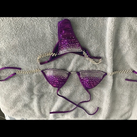 Competition Bikini - Picture 3 of 7